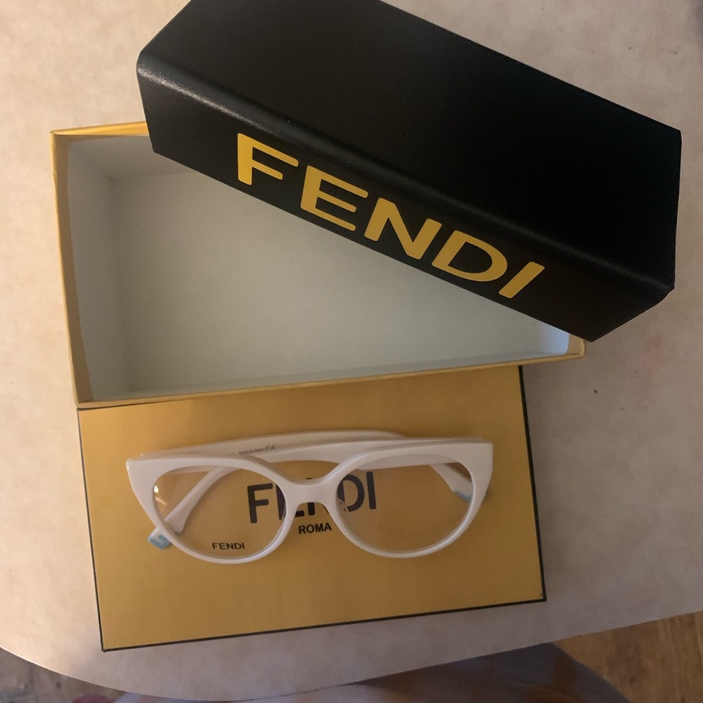 NWT Authentic Fendi sunglasses with clutch box style sunglass holder